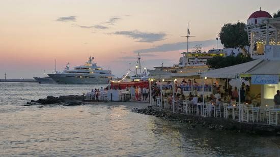 Kavos Cafe Bar Restaurant